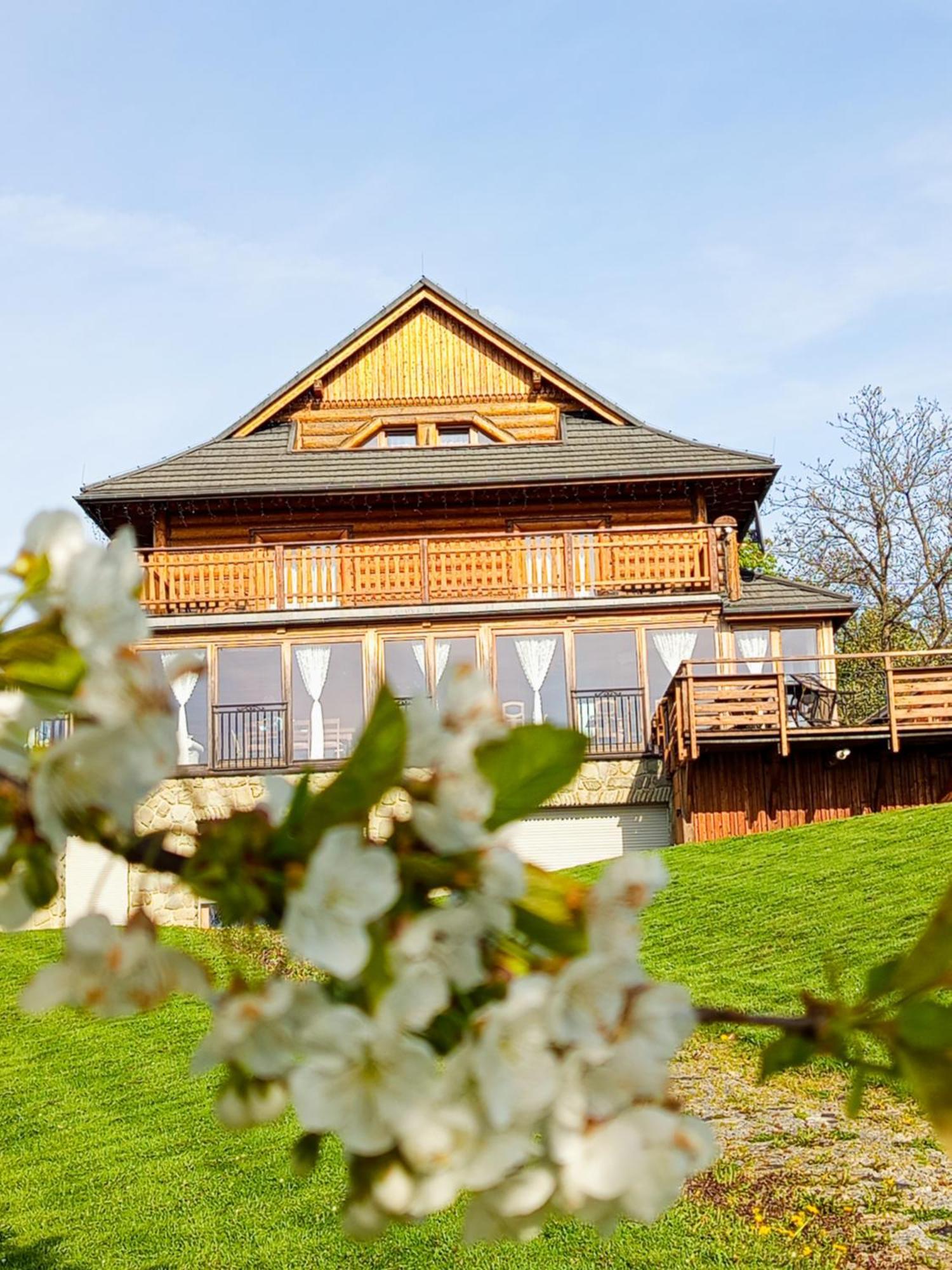 Bed and Breakfast Dom Na Rozcesciu Koniaków Exterior foto