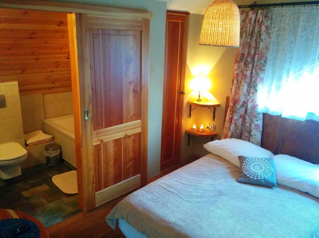 Bed and Breakfast Dom Na Rozcesciu Koniaków Zimmer foto